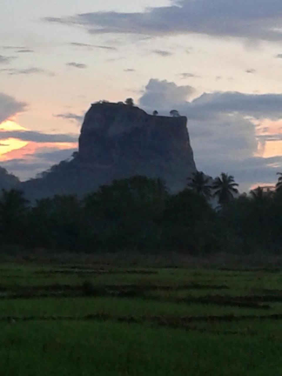 Sigiriya Water Guest & View Point Restaurant Hotel Exterior photo
